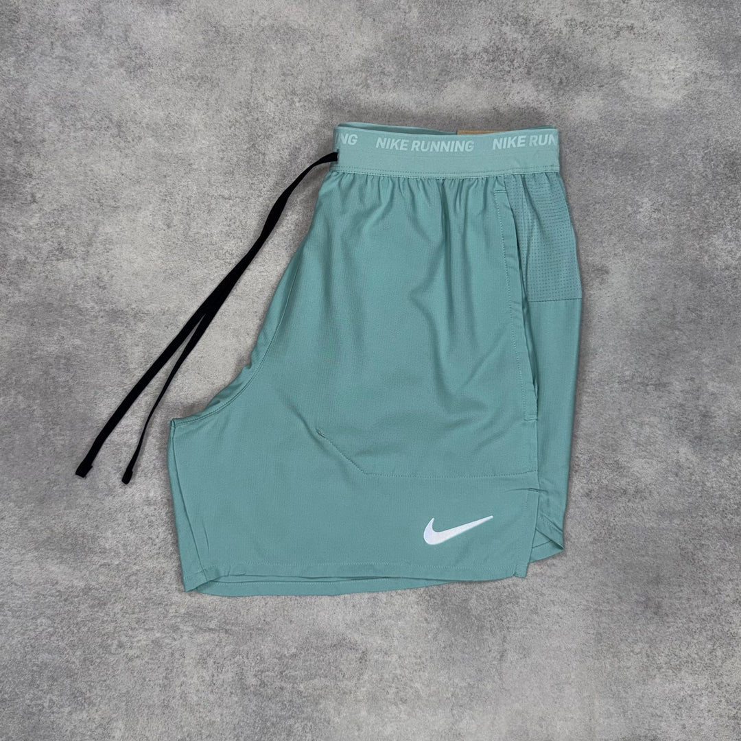 Nike Stride Therma 1/4 Zip 3-Piece 5” Flex Short Set Cannon Green