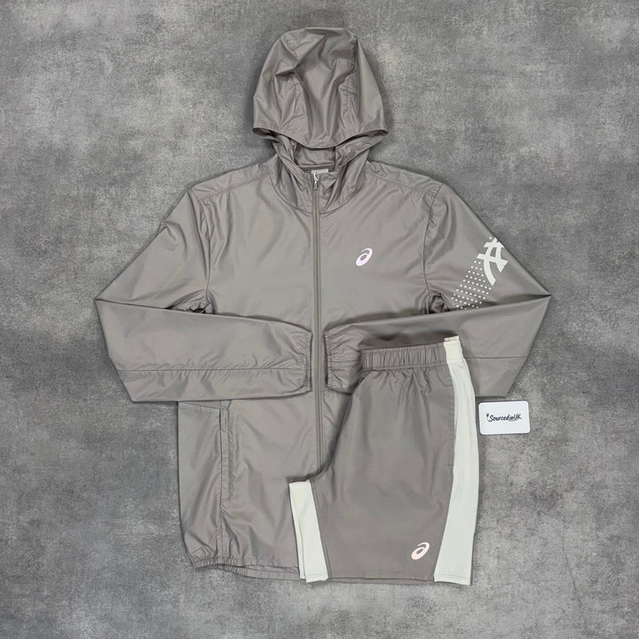 Asics Icon Windrunner Jacket & 7” Icon Challenger Short Set Moonrock