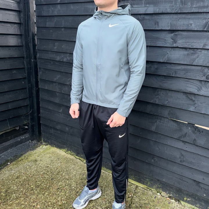 Nike Essentials Windbreaker Jacket Grey & Black Phenom Bottoms Set