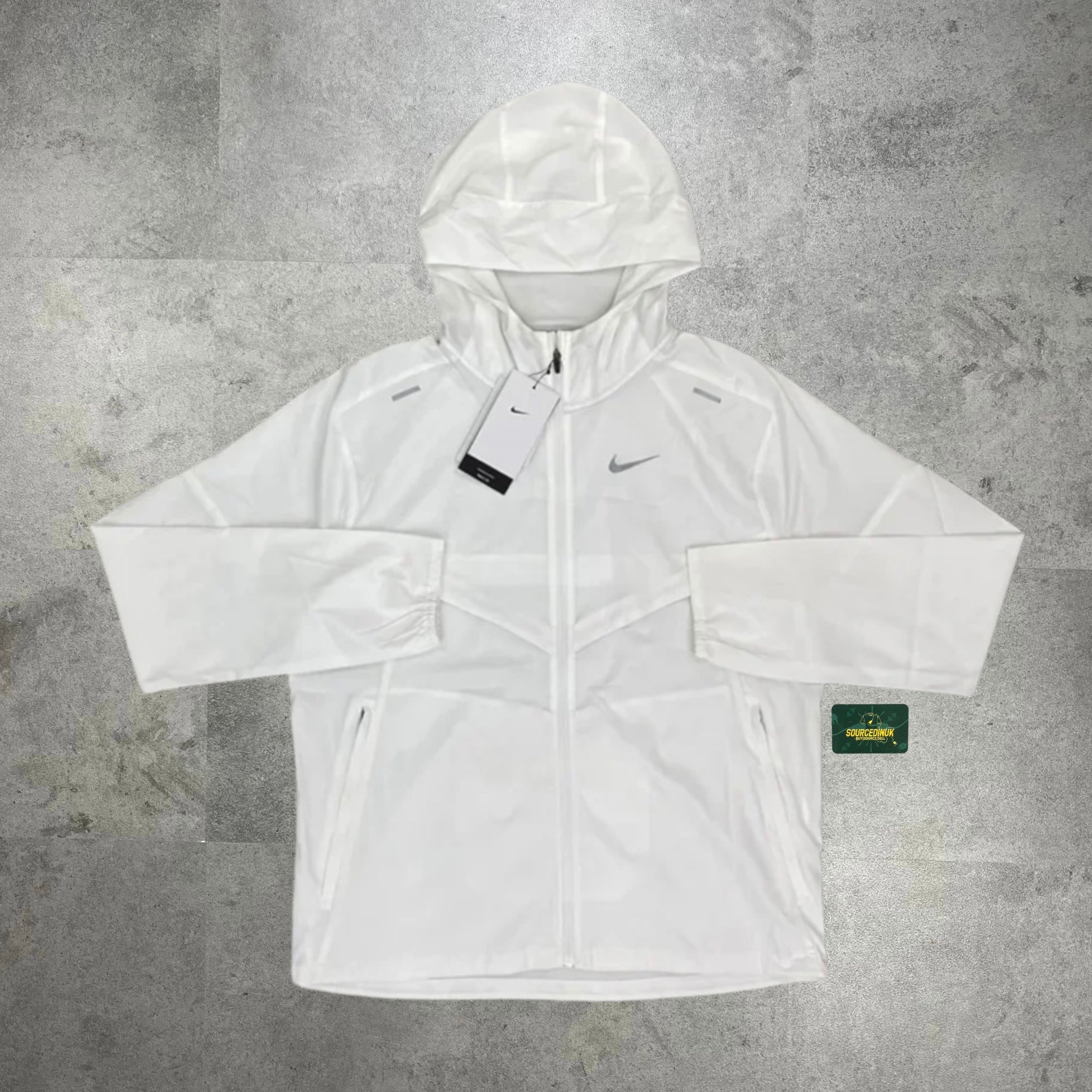 windbreaker nike white