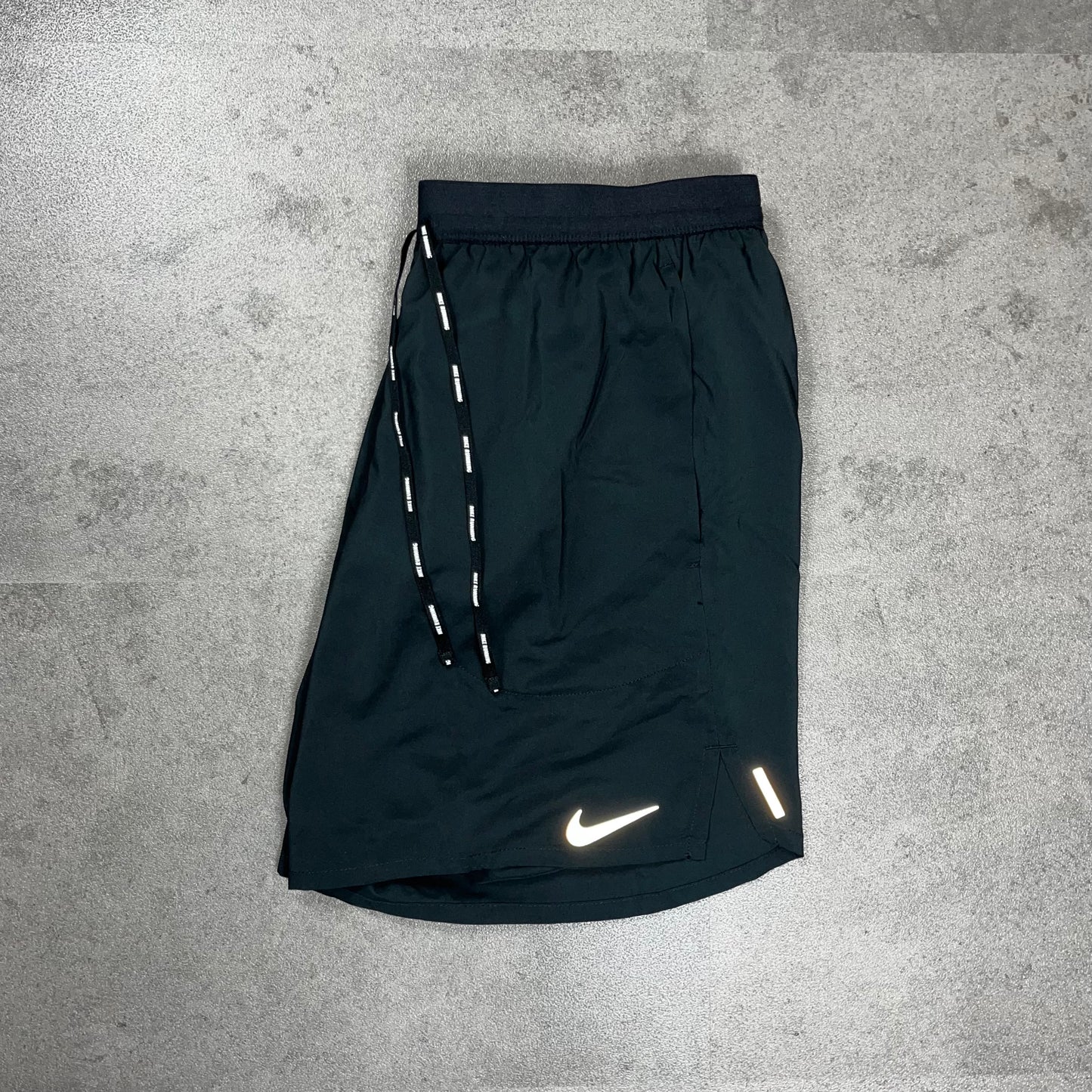 Nike Flex Stride Shorts 7"-Black