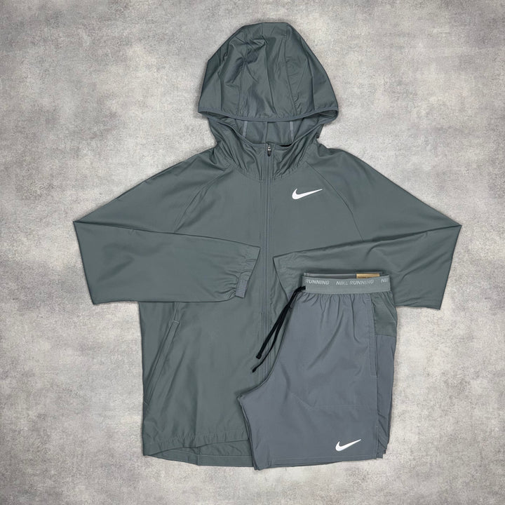 Nike Essential Windrunner Jacket & 7” Flex Short Set Grey
