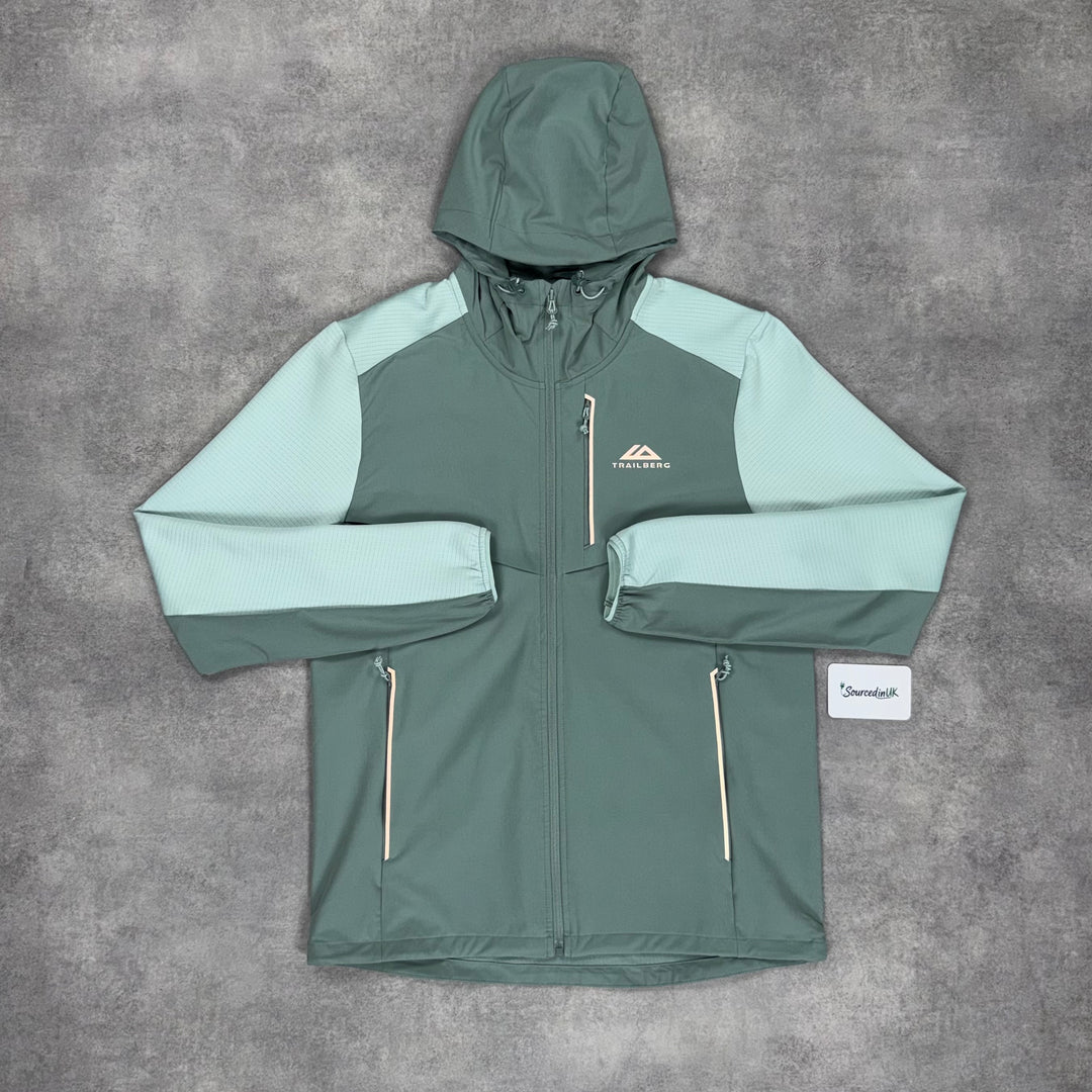 Trailberg Cloud Windrunner Jacket Willow Green & Willow Green 7” Challenger Short Set