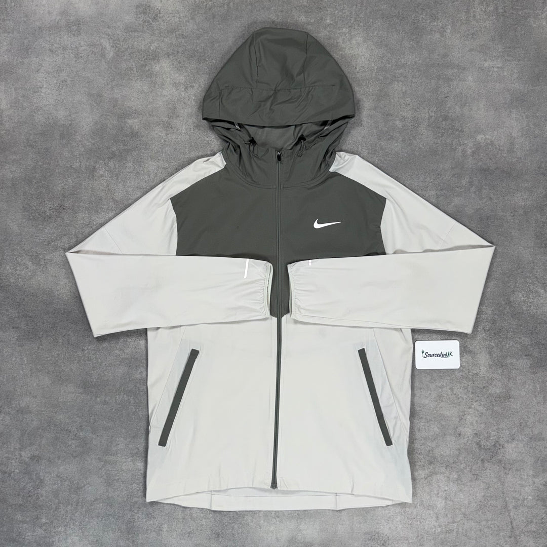 Nike Uv Windrunner Jacket 3-Piece 7” Challenger Short Set Beige