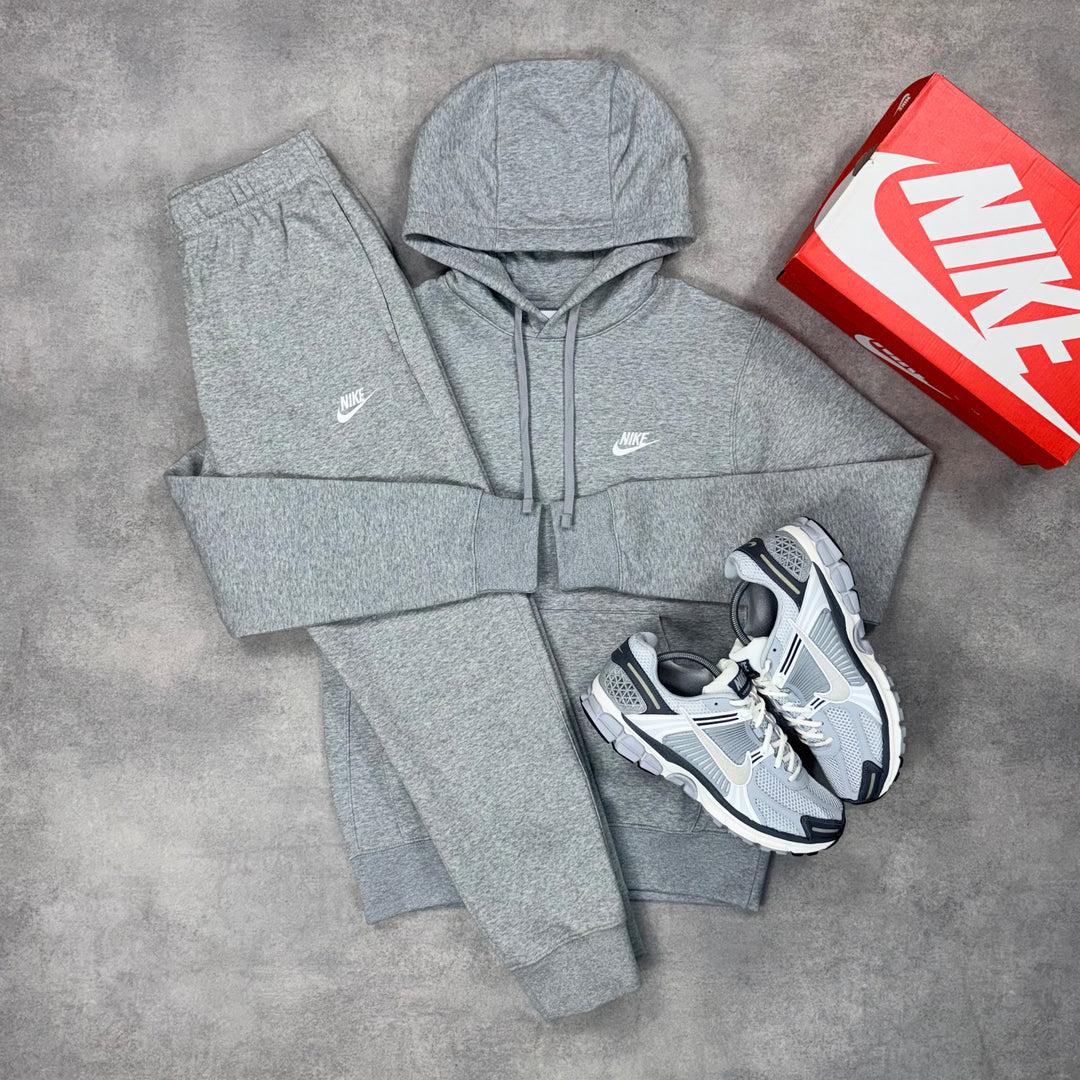 Nike Logo Club Fleece Tracksuit Vomero 5 Set Grey