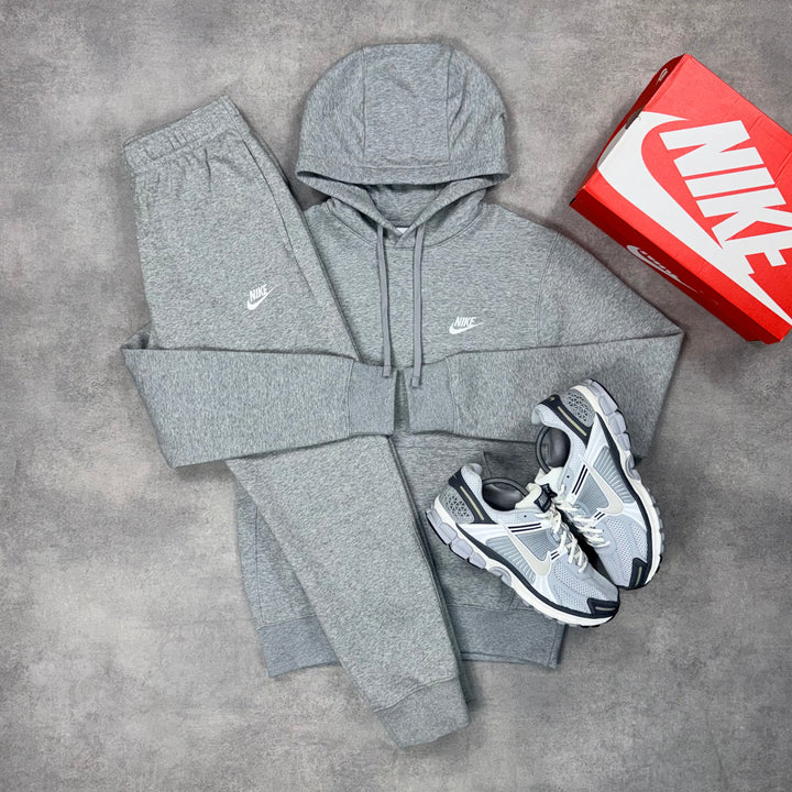 Nike Logo Club Fleece Tracksuit Vomero 5 Set Grey