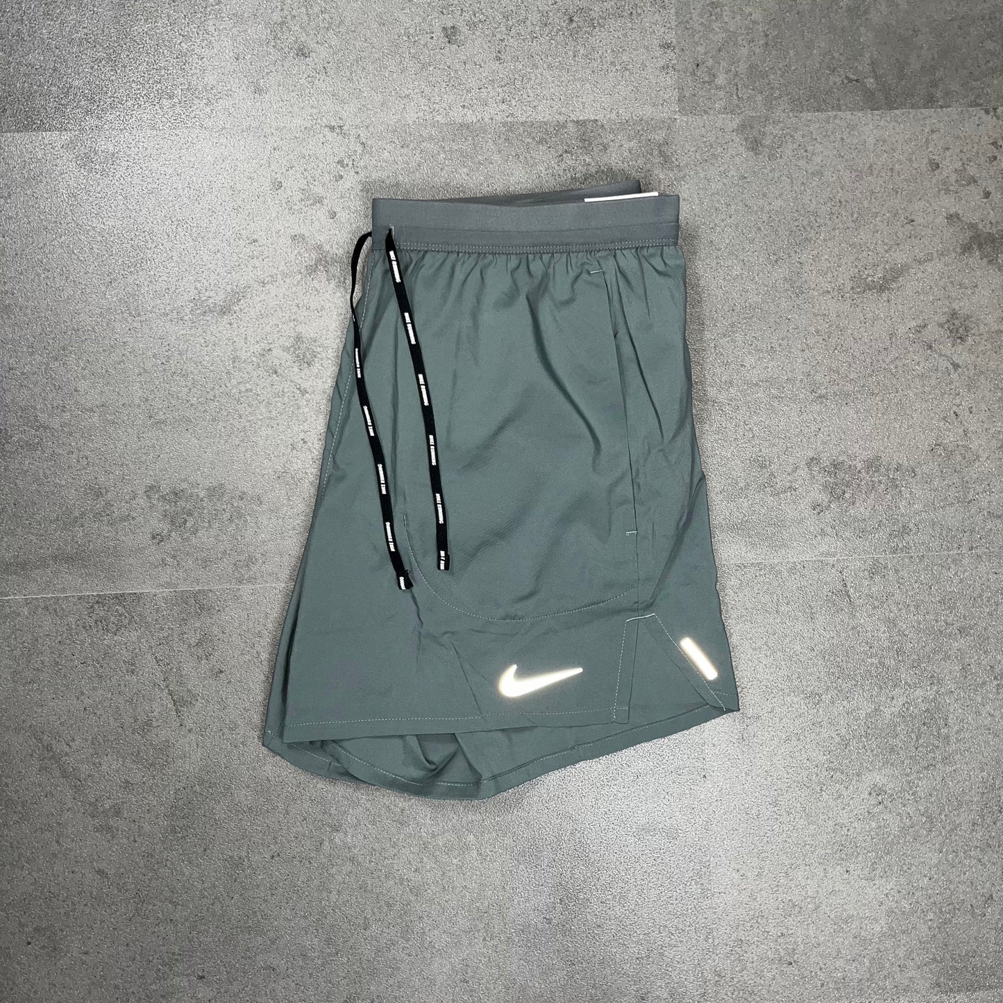 Nike Flex Stride Shorts 7"-Grey