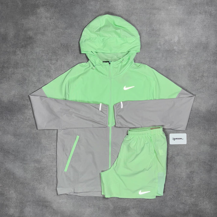 Nike Uv Windrunner Jacket Vapour Green & Vapour Green 5” Challenger/Gore-Tex Flex Shorts Set