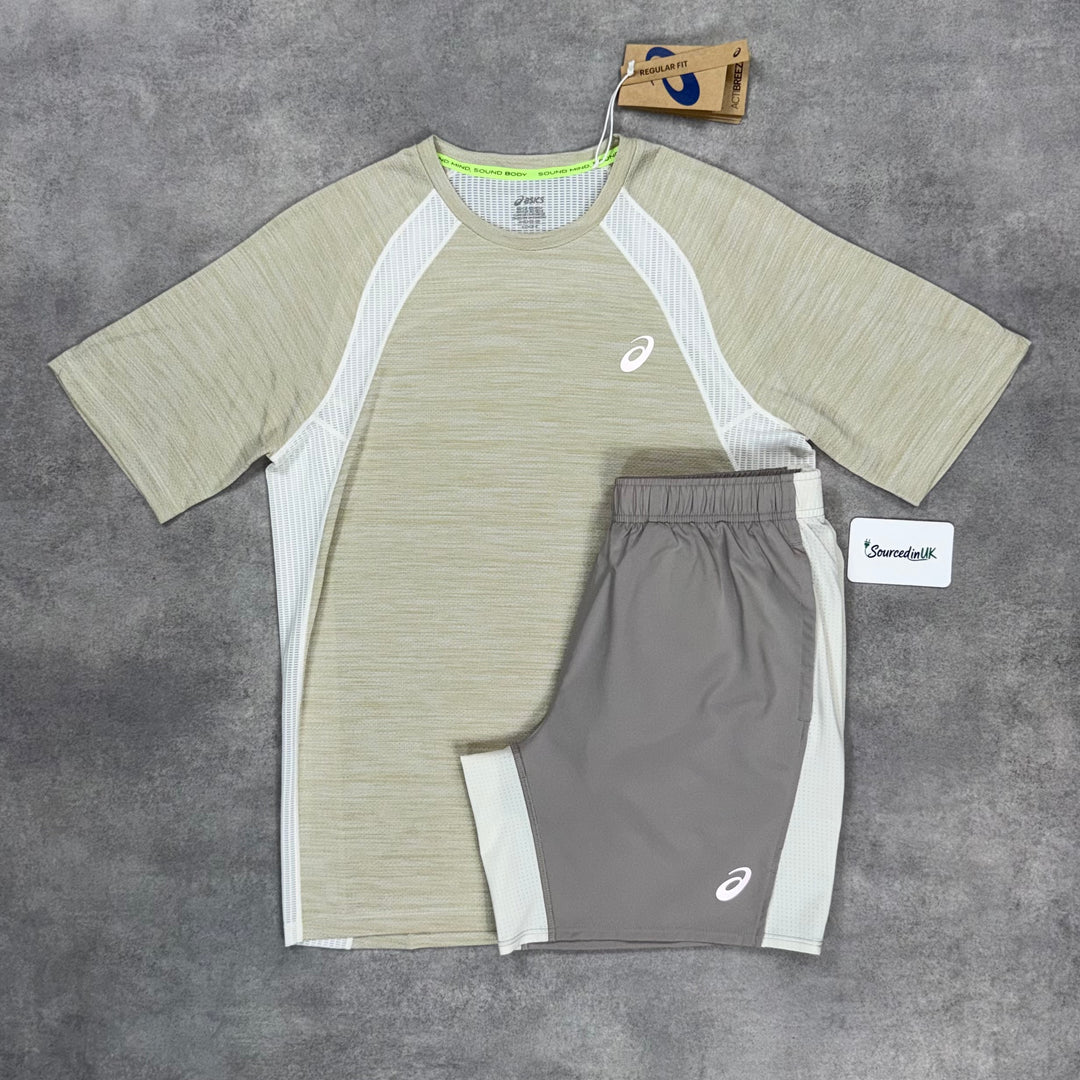 Asics Road T-Shirt Cream & Cream 7” Core Challenger Shorts Set