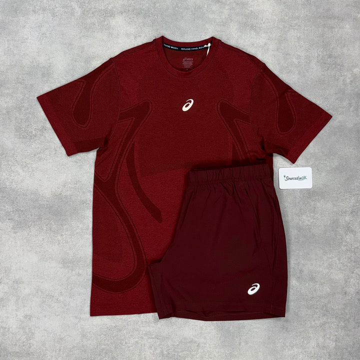 Asics Seamless T-Shirt Burgundy & Burgundy 7” Challenger Shorts Set